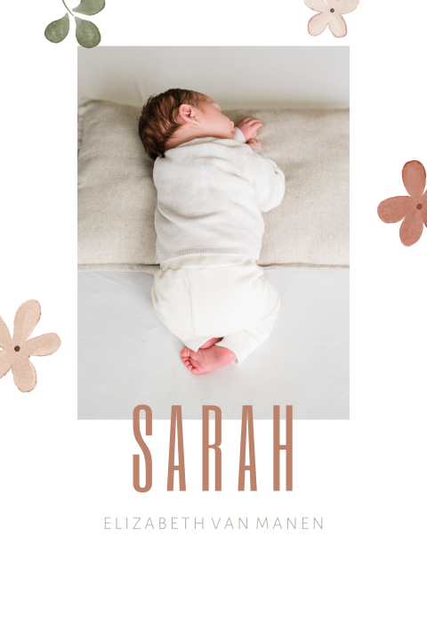 Lief geboortekaartje met foto en bloemetjes in roze en groen